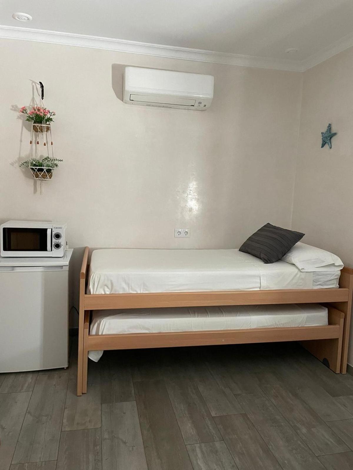 Hostal La Tarayuela Barbate Buitenkant foto