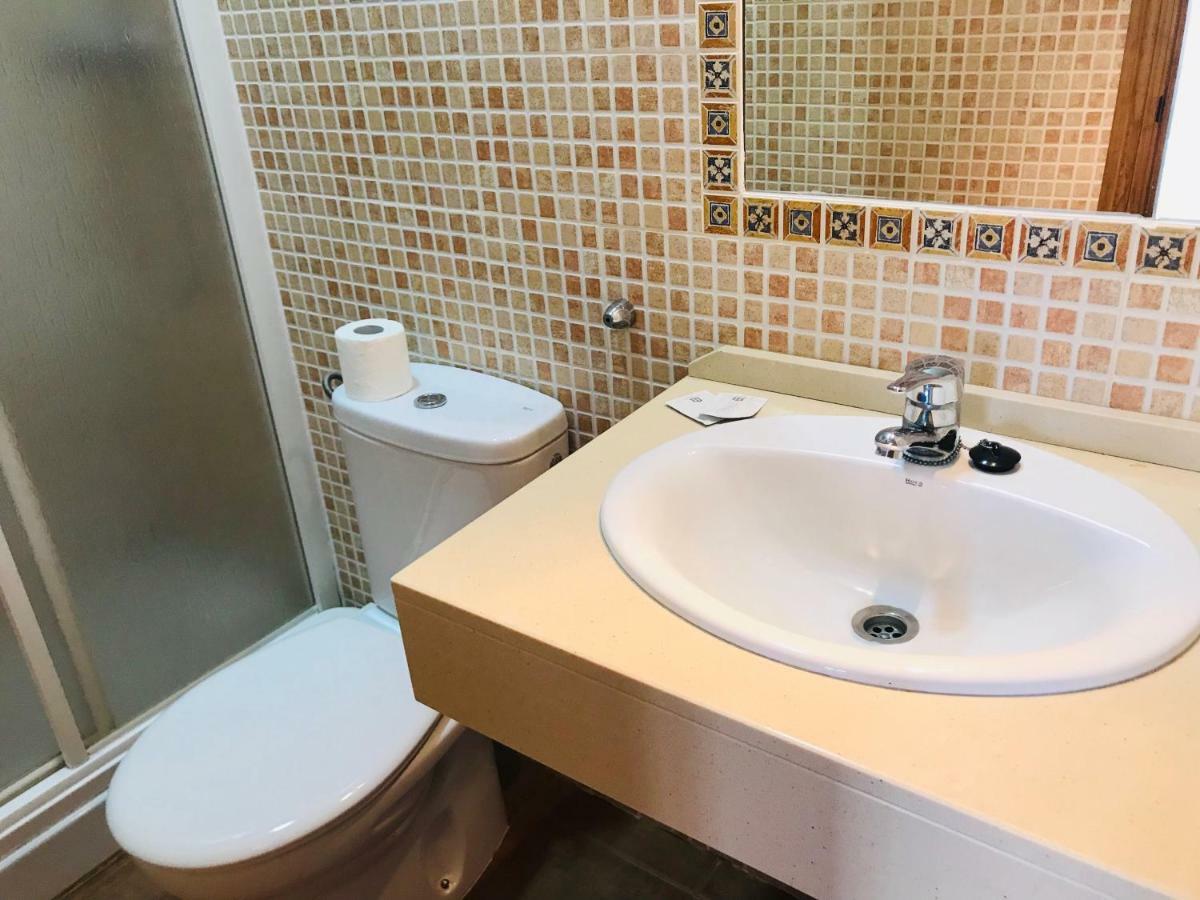 Hostal La Tarayuela Barbate Buitenkant foto